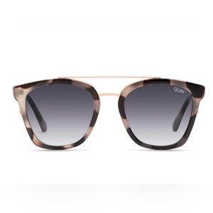 QUAY Australia Sweet Dreams sunglasses NWT
